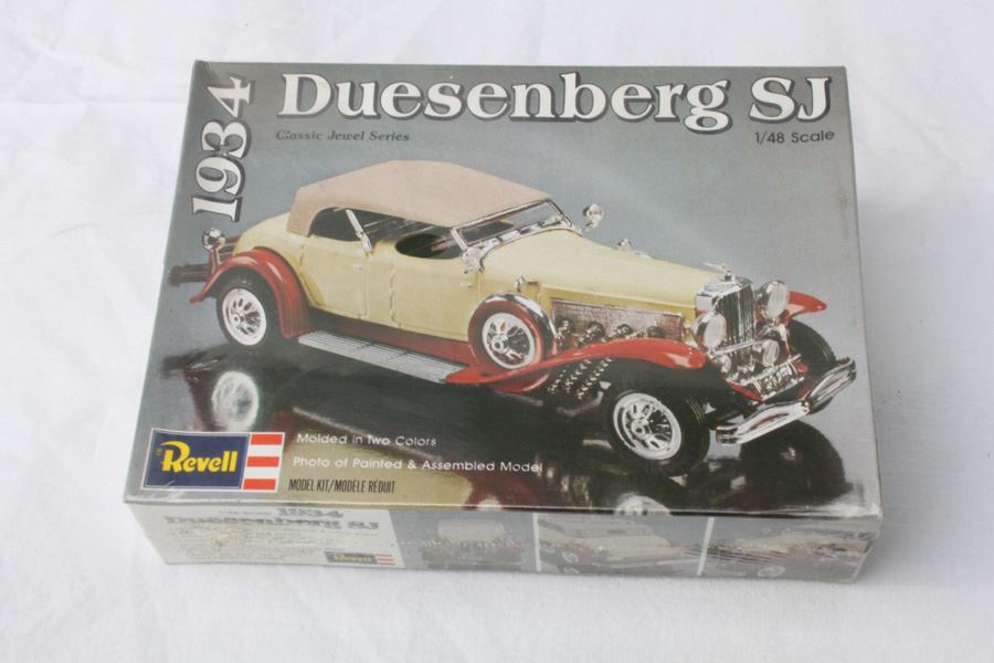 Vintage 1934 Duesenberg SJ Revell Model Kit New Sealed 1977 [Photo 1]