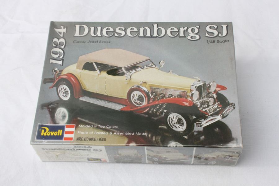 Vintage 1934 Duesenberg SJ Revell Model Kit New Sealed 1977 [Photo 2]