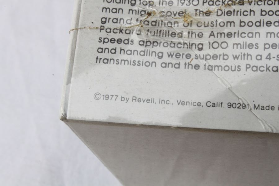 1930 Packard Victoria Revell Model Kit New Sealed 1977 [Photo 3]