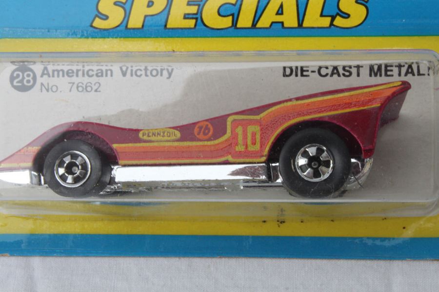 Vintage 1977 Hot Wheels New On Patch Card Oldies But Goodies '57 T-Bird #2013 & Specials American Victory #7662 [Photo 3]