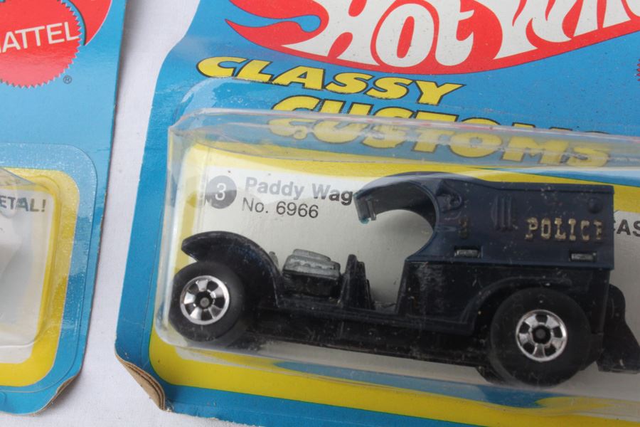 Vintage 1977 Hot Wheels New On Patch Card Drag Strippers Rodger Dodger #8759 & Classy Customs Paddy Wagon #6966 [Photo 2]
