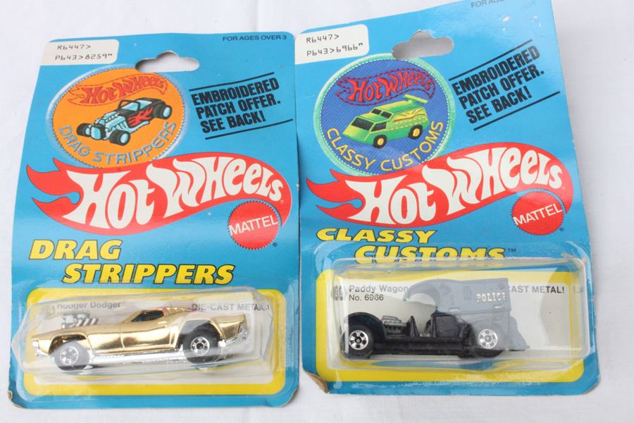Vintage 1977 Hot Wheels New On Patch Card Drag Strippers Rodger Dodger #8759 & Classy Customs Paddy Wagon #6966 [Photo 1]