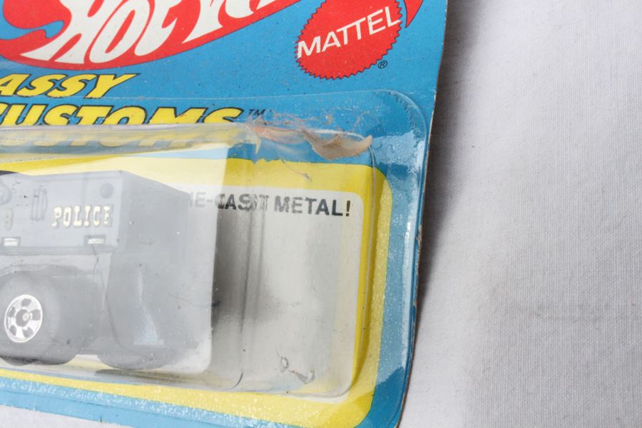 Vintage 1977 Hot Wheels New On Patch Card Drag Strippers Rodger Dodger #8759 & Classy Customs Paddy Wagon #6966 [Photo 4]