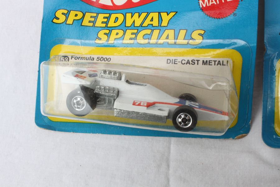 Vintage 1977 Hot Wheels New On Patch Card Speedway Specials Formula 5000 & Rescue Team Fire Chaser #2639 [Photo 2]