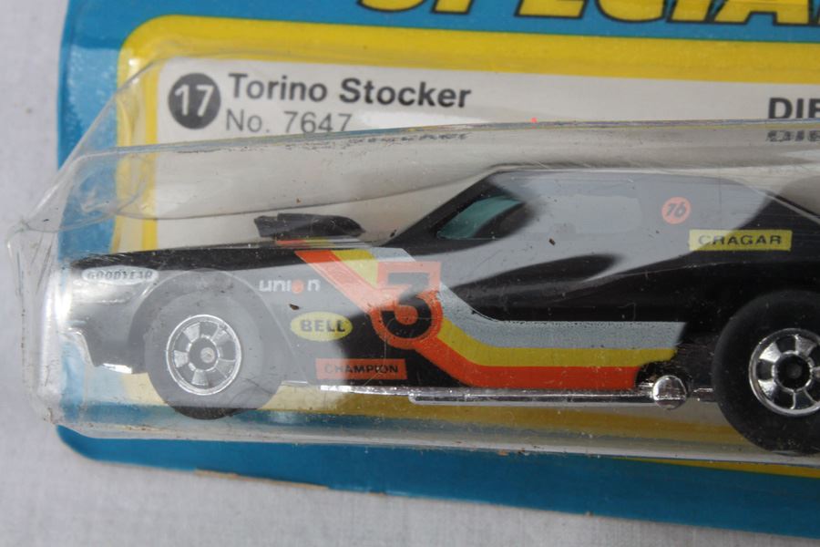 Vintage 1977 Hot Wheels New On Patch Card Speedway Specials Torino Stocker #7647 & Super Streeters Hare Splitter #2504 [Photo 2]