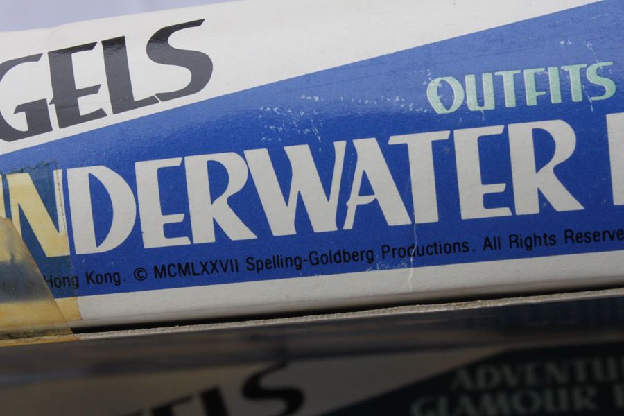 Charlie's Angels Underwater Intrigue Outfits And Action Gear New In Box Hasbro 1977 [Photo 3]