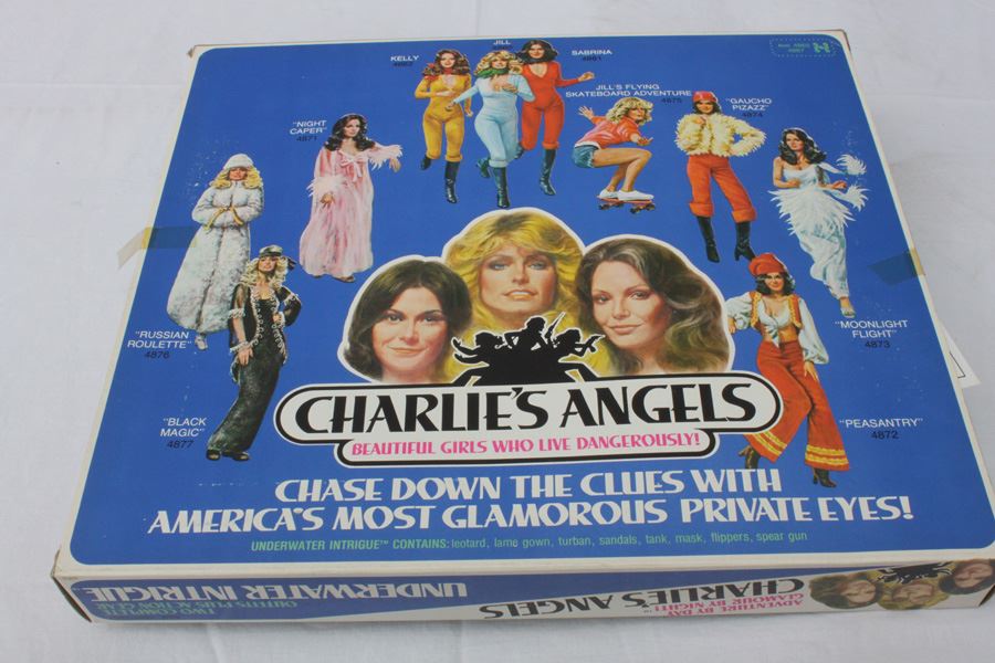 Charlie's Angels Underwater Intrigue Outfits And Action Gear New In Box Hasbro 1977 [Photo 2]