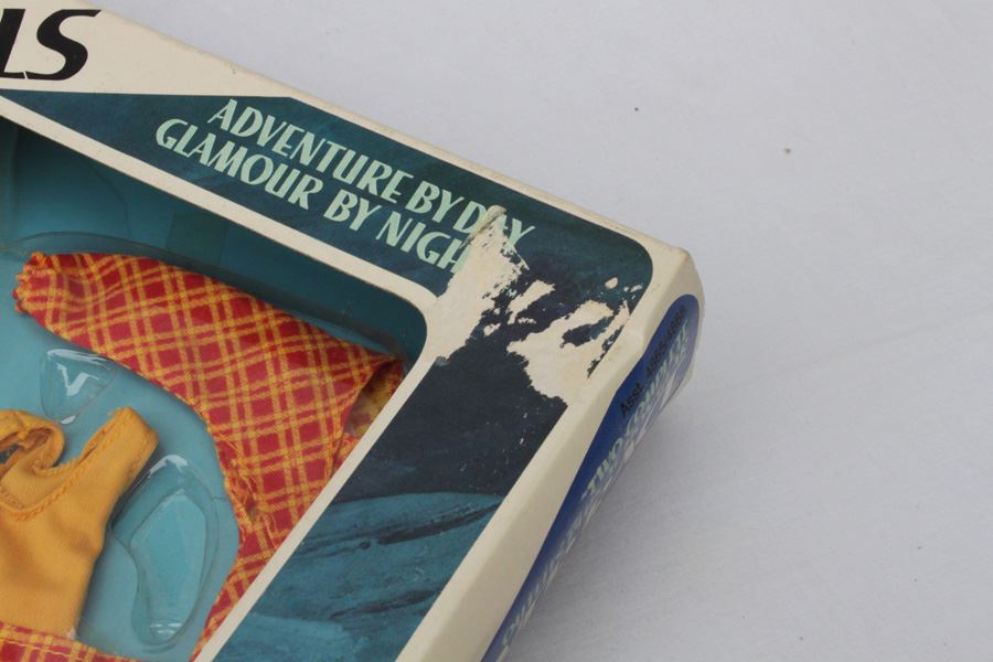 Charlie's Angels River Race Outfits And Action Gear New In Box Hasbro 1977 [Photo 2]