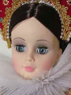 Madame Alexander 21' Mary Queen of Scots Doll with Display Case [Photo 7]