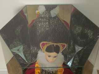 Madame Alexander 21' Mary Queen of Scots Doll with Display Case [Photo 17]