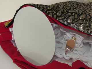 Madame Alexander 21' Mary Queen of Scots Doll with Display Case [Photo 14]