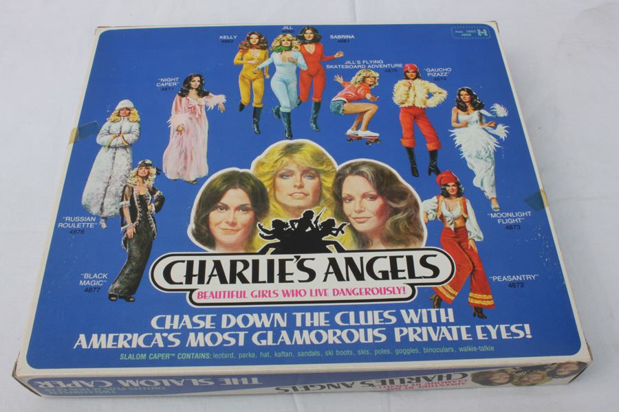 Charlie's Angels The Slalom Caper Outfits And Action Gear New In Box Hasbro 1977 [Photo 3]