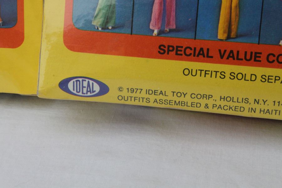 Suntan Tuesday Taylor Outfits Ideal New In Box 1977 [Photo 5]