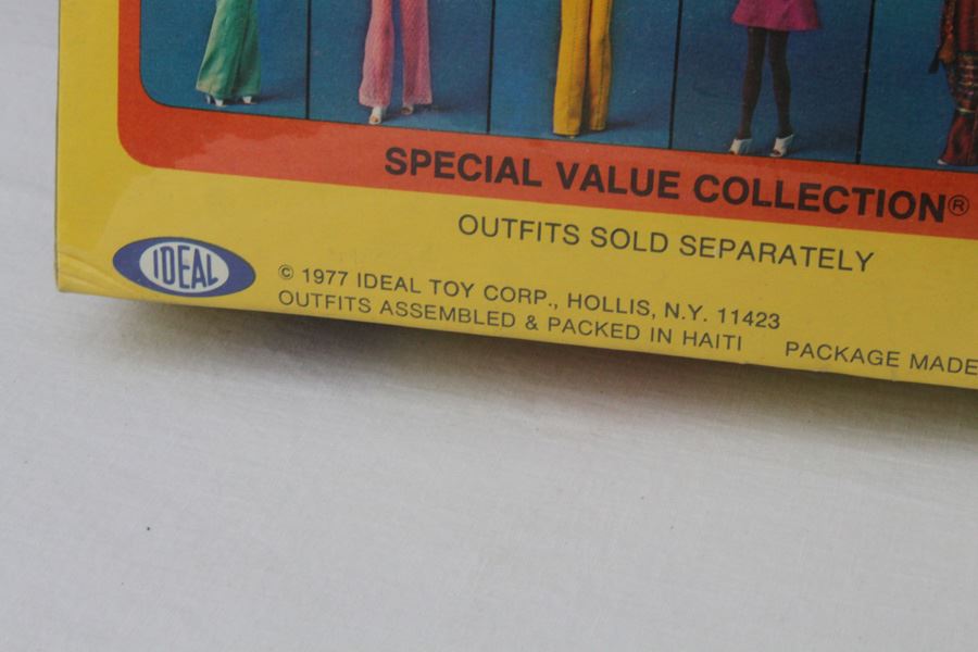 Suntan Tuesday Taylor Outfits Ideal New In Box 1977 [Photo 6]