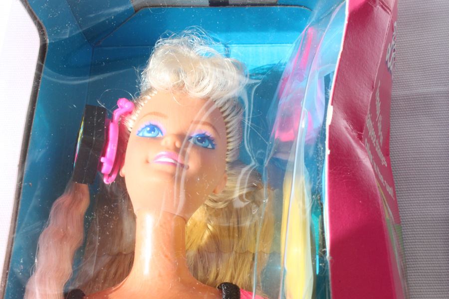 Beach Blast Barbie Mattel New In Box 1989 [Photo 3]