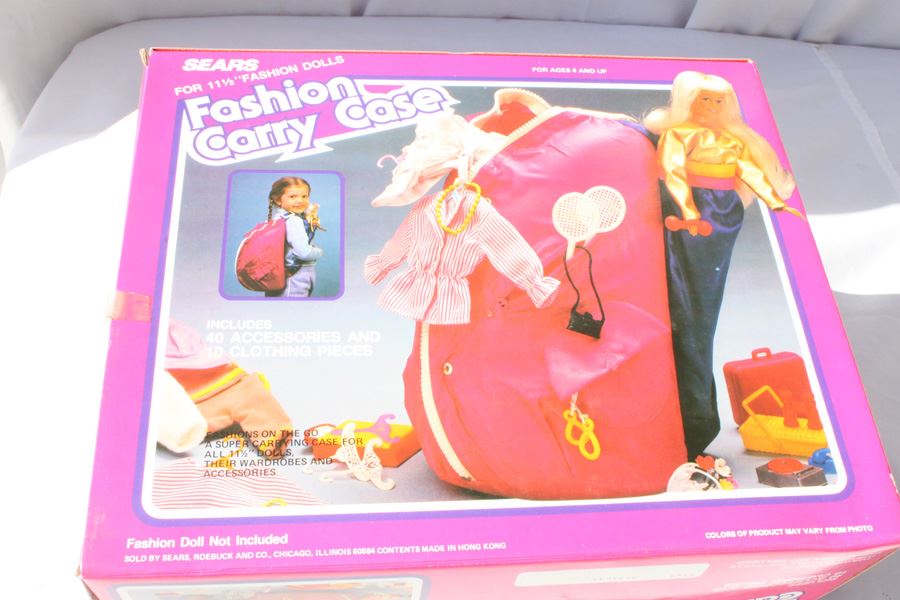 Sears Fashion Carry Case For 11 1/2' Fashion Dolls [Photo 1]