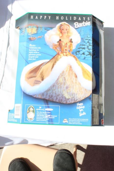 Special Edition Happy Holidays Barbie Mattel New In Box 1994 [Photo 3]