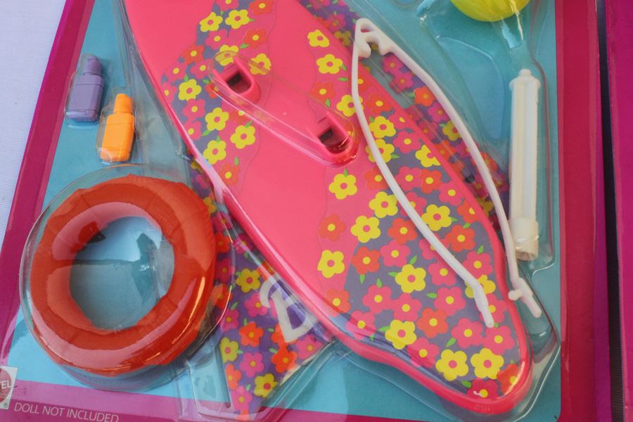 Barbie Sets Mattel On Card Surf Set, Picnic Set, Musical Instruments, Grocery Set, Excercise Set, Classroom Set 1992 [Photo 5]