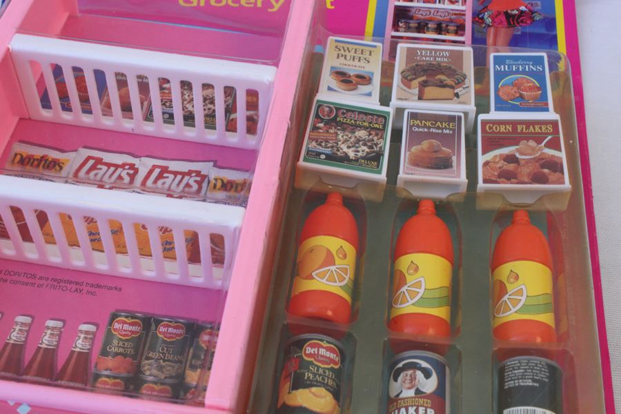 Barbie Sets Mattel On Card Surf Set, Picnic Set, Musical Instruments, Grocery Set, Excercise Set, Classroom Set 1992 [Photo 9]