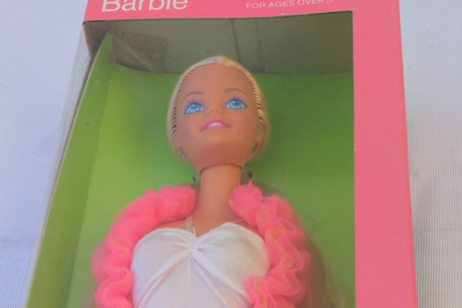 Island Fun Barbie Mattel New In Box 1987 [Photo 2]