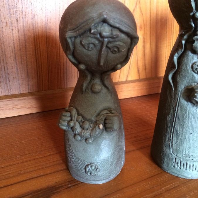 pottery figures