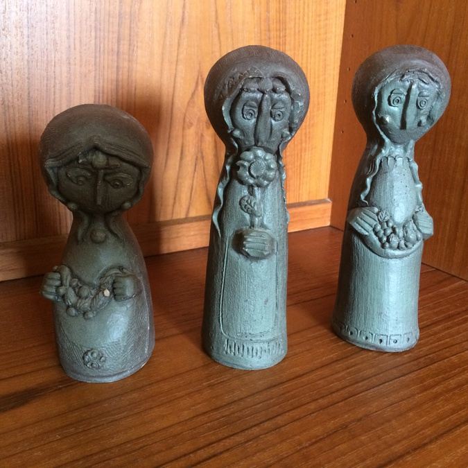(3) Pottery Figures
