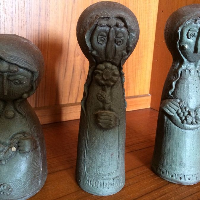 (3) Pottery Figures [Photo 3]