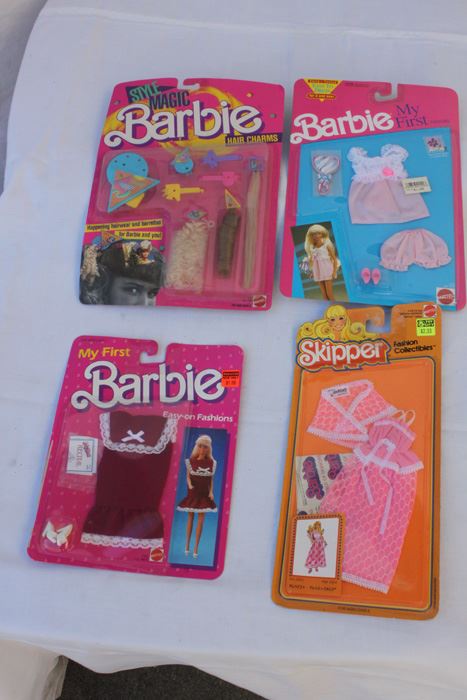 Barbie And Skipper Outfits Clothes Mattel New On Card 1978, 1985, 1988, 1991 [Photo 1]