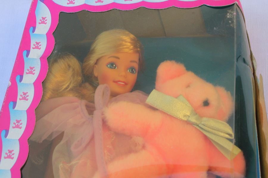 Dreamtime Barbie With Her Cuddly Bear, B.B. Mattel New In Box 1984 [Photo 2]