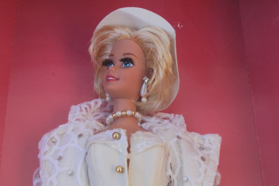 Uptown Chic Barbie Mattel New In Box 1993 [Photo 4]