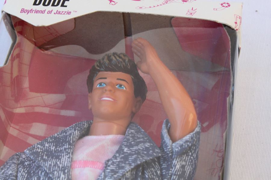 High School Jazzie Cool Teen Cousin Of Barbie DUDE Mattel New In Box 1988 [Photo 2]