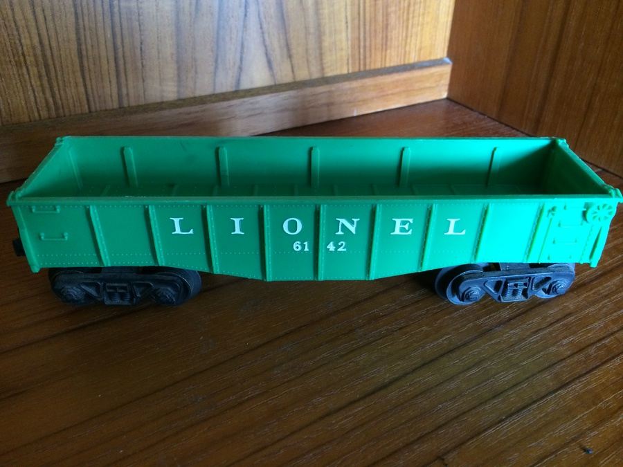 Huge Post WWII 1950s Lionel Train Set [Photo 27]
