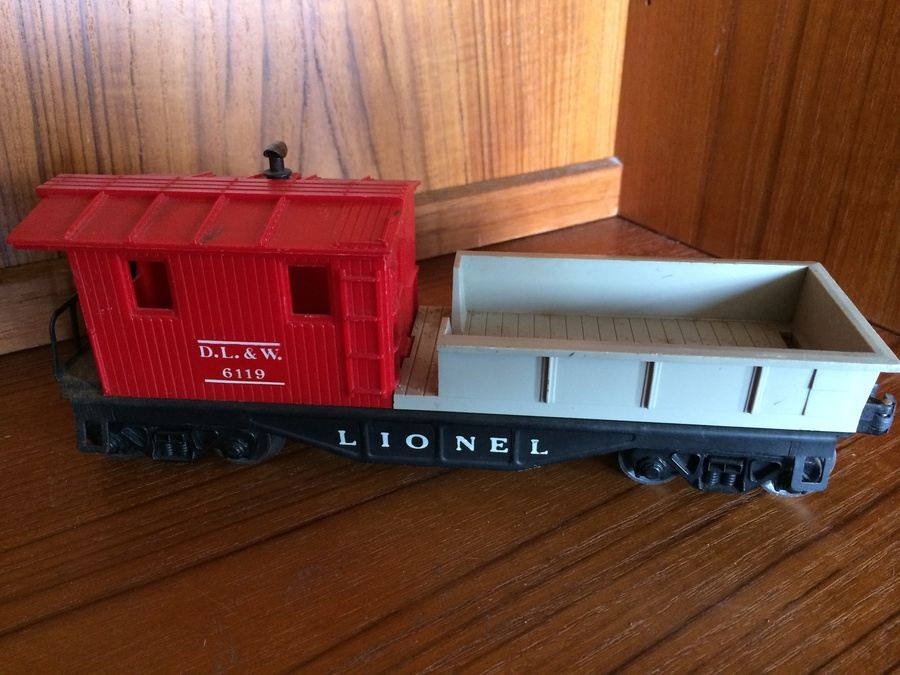 Huge Post WWII 1950s Lionel Train Set [Photo 21]