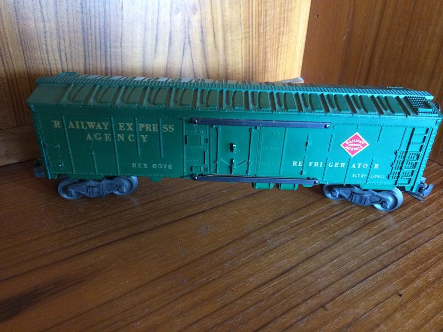 Huge Post WWII 1950s Lionel Train Set [Photo 25]