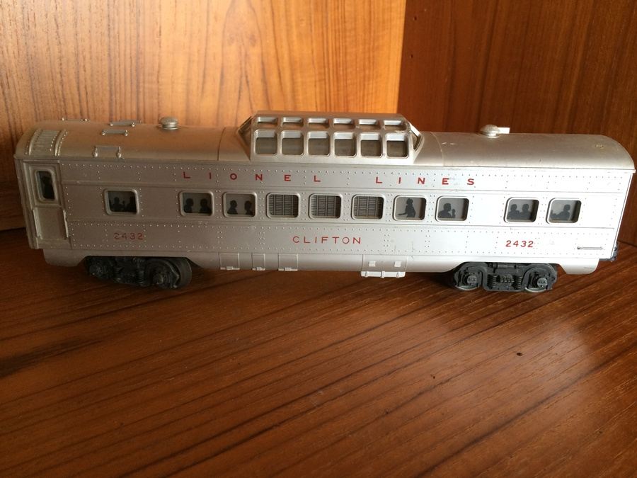 Huge Post WWII 1950s Lionel Train Set [Photo 23]