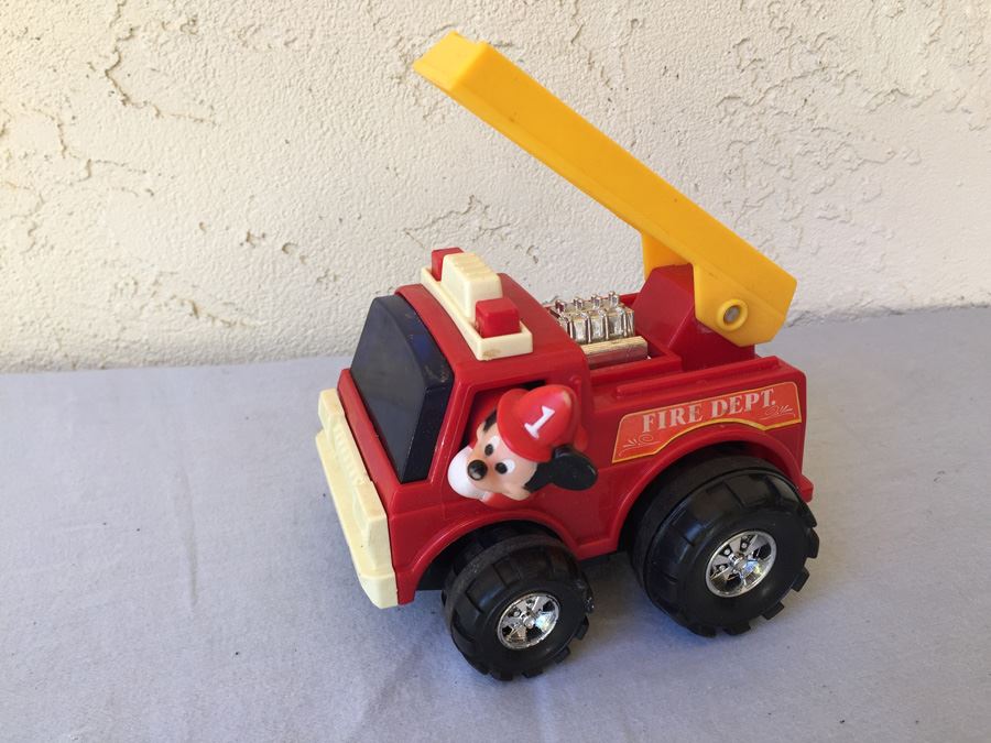 Walt Disney Mickey Mouse Fire Engine ILLCO Toy [Photo 1]