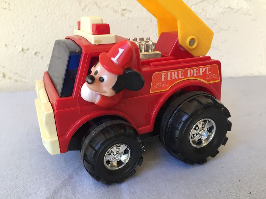 Walt Disney Mickey Mouse Fire Engine ILLCO Toy [Photo 3]