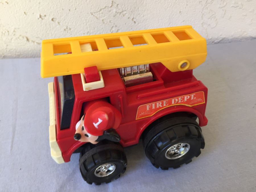 Walt Disney Mickey Mouse Fire Engine ILLCO Toy [Photo 5]