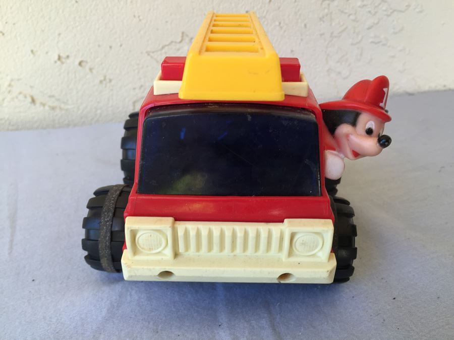Walt Disney Mickey Mouse Fire Engine ILLCO Toy [Photo 6]