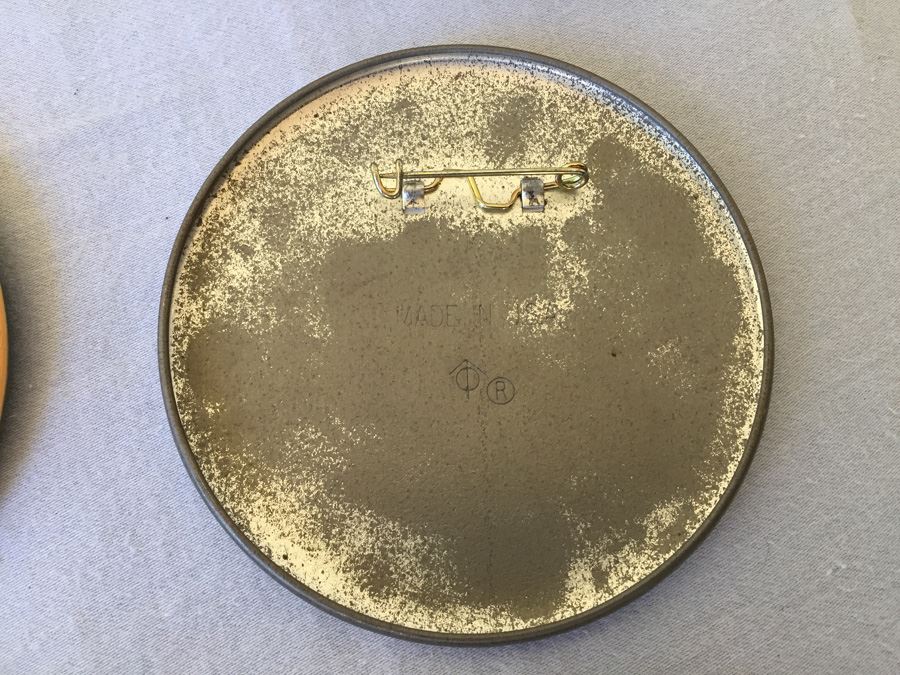 Vintage Baseball, Football & Soccer Buttons [Photo 11]