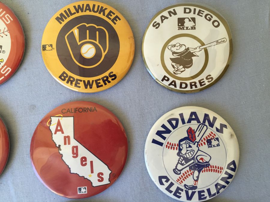 Vintage Baseball, Football & Soccer Buttons [Photo 5]
