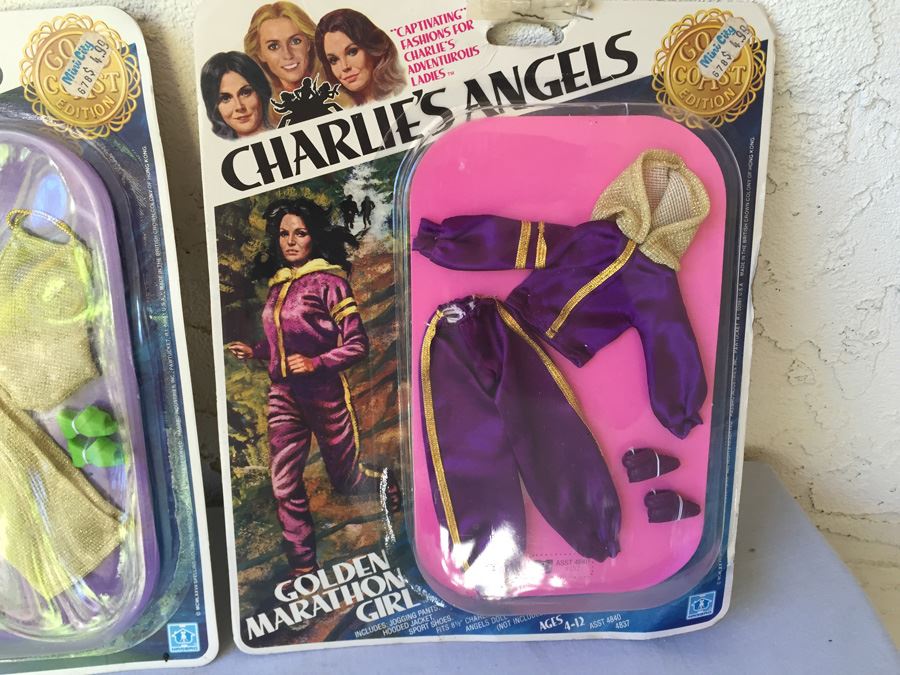 Charlie's Angels Golden Goddess & Golden Marathon Girl Clothing New On Card Hasbro 1977 [Photo 6]