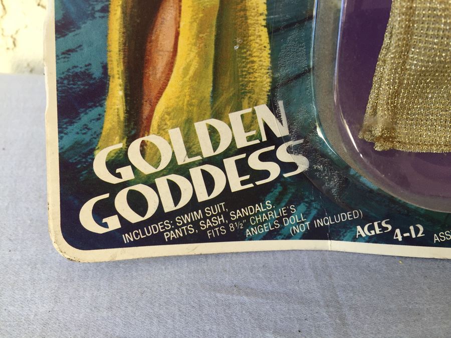 Charlie's Angels Golden Goddess & Golden Marathon Girl Clothing New On Card Hasbro 1977 [Photo 3]
