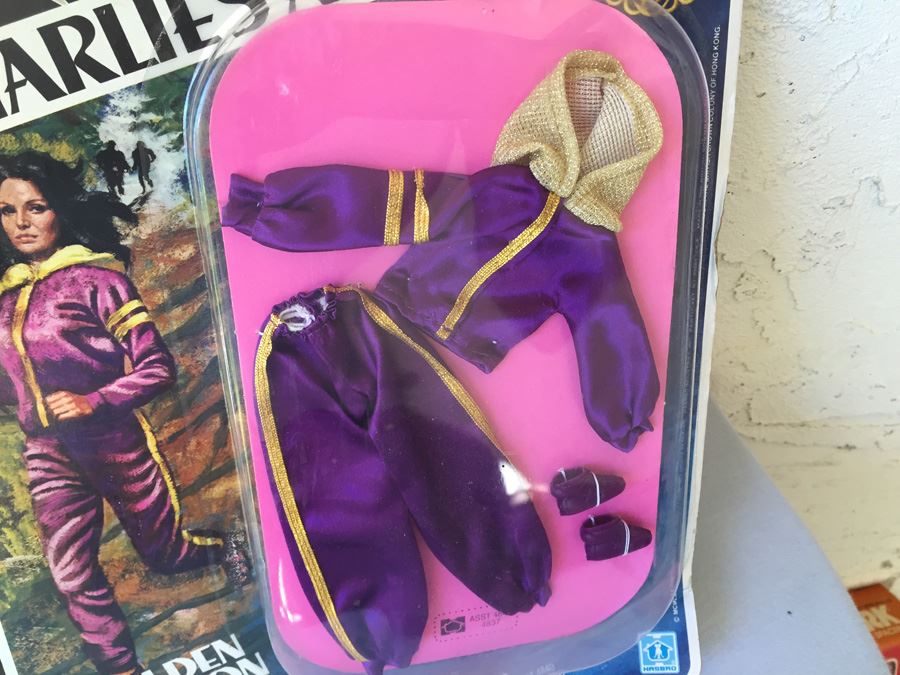 Charlie's Angels Golden Goddess & Golden Marathon Girl Clothing New On Card Hasbro 1977 [Photo 9]