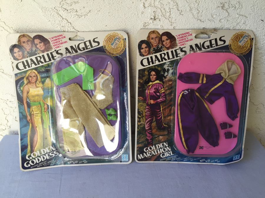 Charlie's Angels Golden Goddess & Golden Marathon Girl Clothing New On Card Hasbro 1977 [Photo 1]