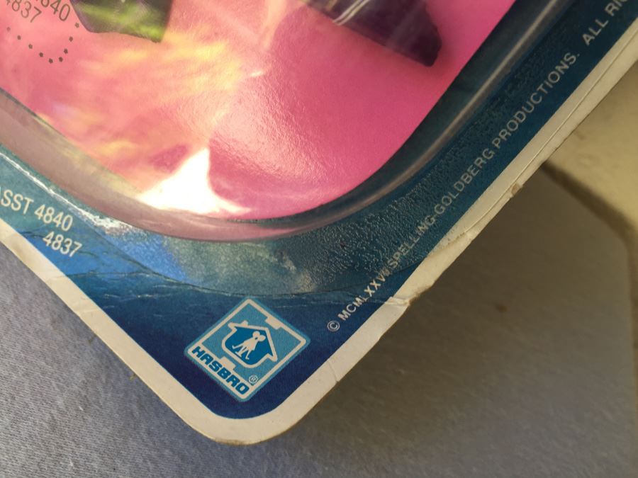 Charlie's Angels Golden Goddess & Golden Marathon Girl Clothing New On Card Hasbro 1977 [Photo 8]