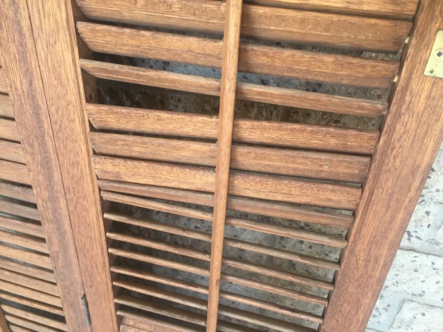 Wooden Louvered Shutters [Photo 4]