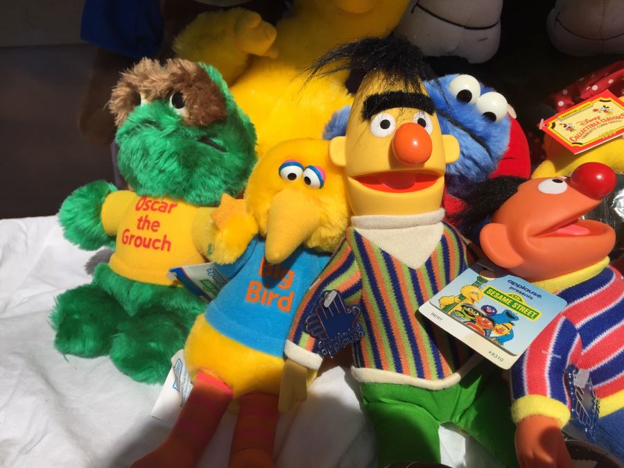 Huge Lot Of Vintage Plush Toys [Photo 12]