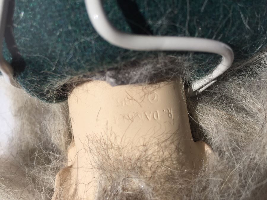 Collectible Doll With Stand [Photo 3]