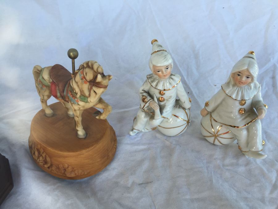 Figurine Lot [Photo 3]